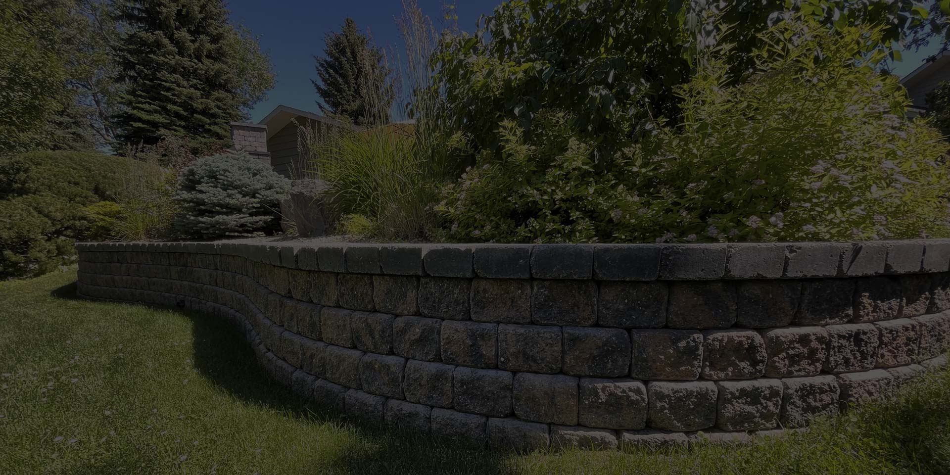 Retaining wall landscaping