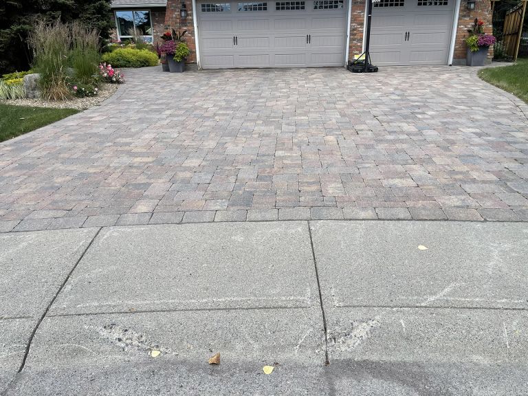 Paver driveways 2 768x576